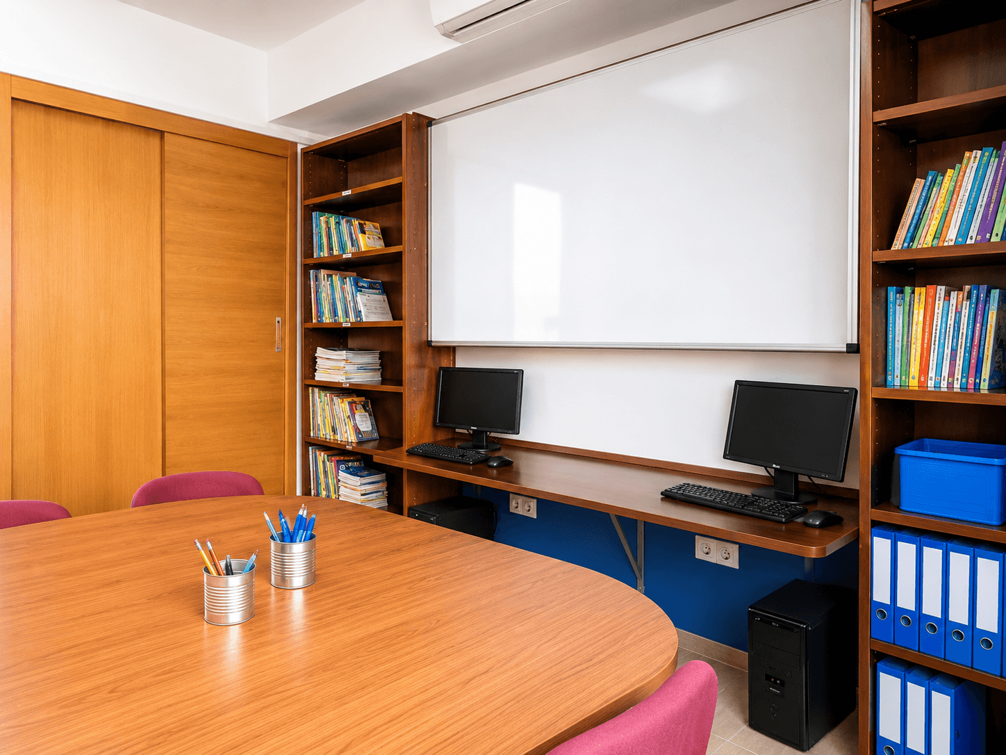 aulas con recursos disponibles